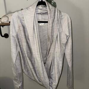 ZYIA Active Haze Silver Gray Twisted Front Yoga Shawl Women's Size XS